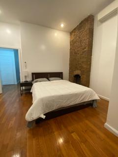 Modern Comfort 2BR Haven shared with the host - 5