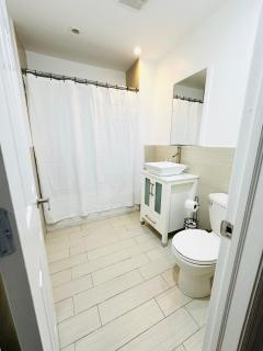 Modern Comfort 2BR Haven shared with the host - 4