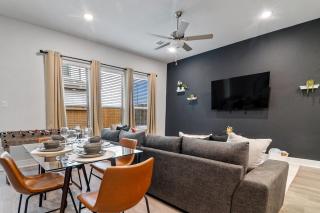 MDRN Antigua LXRY Home I Sleeps 10 I 8 min Frm NRG - Houston - 0