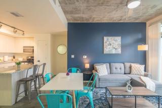 Detailed 2BD - Central DT- Gym, Pool, Parking Sleep8 - Phoenix - 8