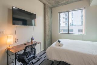 Detailed 2BD - Central DT- Gym, Pool, Parking Sleep8 - Phoenix - 4