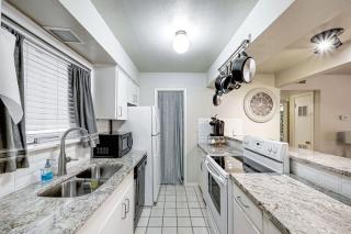 Centrally located in Historic Tarrytown - Austin - 2