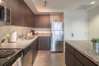 Homey 1BD - Central Downtown - Gym, Pool, Parking - Phoenix - 2
