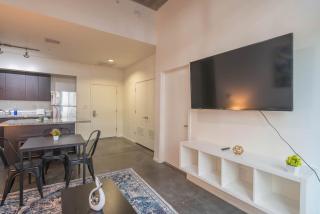 Stylish 2BD - CDT - Gym, Pool, Parking - Sleep 8 - Phoenix - 6