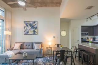Stylish 2BD - CDT - Gym, Pool, Parking - Sleep 8 - Phoenix - 7