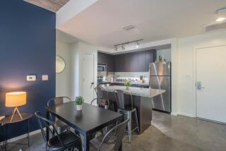 Modern 2BD - CDT - Gym, Pool, Parking - Sleep 8 - Phoenix - 5