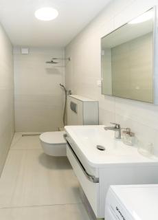 1BDR Apartment with Balcony at Prime Location - 4