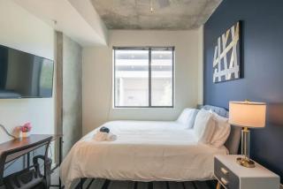 Calm 2BD - Central DT - Gym, Pool, Parking - Sleep 8 - Phoenix - 5