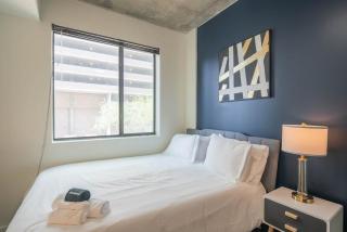 Calm 2BD - Central DT - Gym, Pool, Parking - Sleep 8 - Phoenix - 6