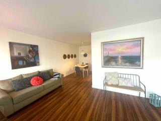 2 Bedroom Apartment Free Reserved Parking - 4