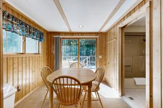 Quaint Lake Escape - 3