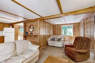 Quaint Lake Escape - 1