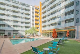 2BR , Roosevelt Row , Sleeps 8 , Pool,Gym,Parking - 7