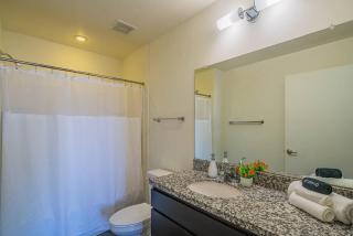 2BR , Roosevelt Row , Sleeps 8 , Pool,Gym,Parking - Phoenix - 1