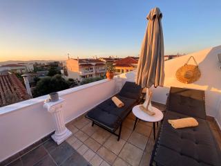 Private Attic with mini heated pool near airport - Pikérmion - 7