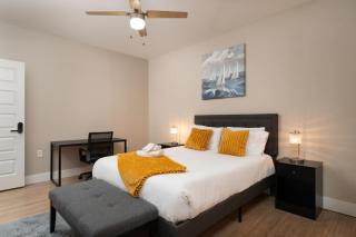 Downtown INDY Private Room - Indianapolis - 9