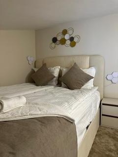 First Line Apartment 2 - 8