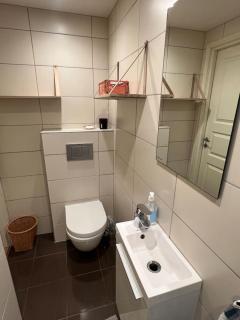 Staymate 15 minutes from Barcode - 1