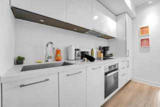 Cozy Condo Near Restaurant TTC - 3