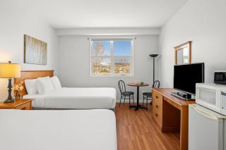 Comfy Rockies Retreat for 4 Canmore DT Near Banff - 4