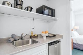 Serene 1BR Retreat with Mountain Views - 2