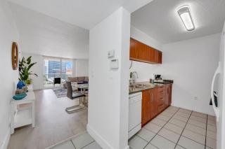 Elegant 1 BR Retreat in Brickell With Free Parking - Miami - 5