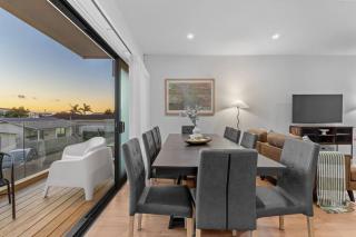 Premium Townhouse w Sunset Views close to Airport - Auckland - 8