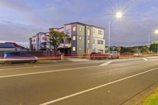 Premium Townhouse w Sunset Views close to Airport - Auckland - 3