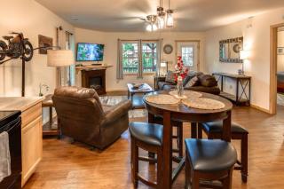 Smoky Mountain Basecamp Just 5 Mins to Harrah Casino - 9