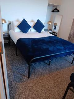 The Grand Four Bed Getaway Sleeps 9 Free parking - Birmingham - 8