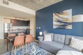 Striking 2BD - CDT- Gym, Pool, Parking - Sleep8 - Phoenix - 9