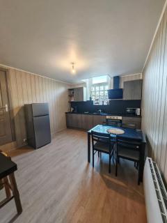 l'Orchidée - 100m Naval group - 5mn de l'espace Carat - 6