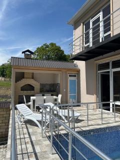 Sunrise Guesthouse - - 9