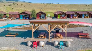 Emigrant Cabins - 9