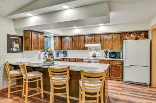 Riverfront Woodland Cabin Wooded and Forested Views - Woodland - 3