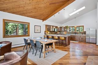 Nestled Inn Vacation Home Rental Evergreen - Trails, Views, Hot Tub, Skiing! - 5