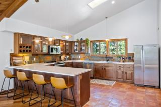 Nestled Inn Vacation Home Rental Evergreen - Trails, Views, Hot Tub, Skiing! - 7