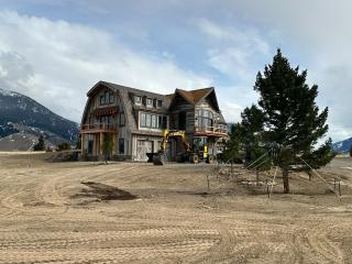 Calamity Ridge - Livingston - 1