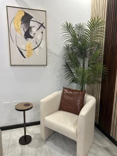 Modern 1BR Apt with quick Walk to Sovereign - 9