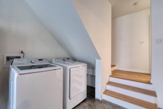 Stay Portland Collection - Custom North Tabor Farmhouse - Gym & Kitchen - Portland - 6