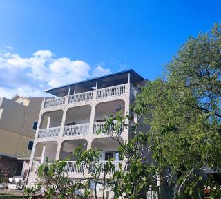 Kids Friendly Seaside Apartments Grebaštica - Šibenik - Grebaštica - 0