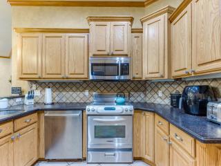 Expansive Oasis With Private Pool #jd - - 8