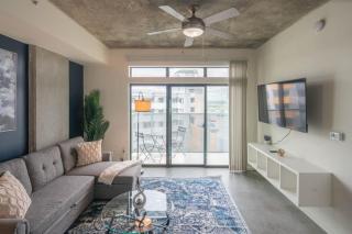 Stylish 1BD - Central Downtown - Gym, Pool, Parking - Phoenix - 9