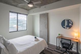 Stylish 1BD - Central Downtown - Gym, Pool, Parking - Phoenix - 4
