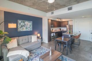 Unique 1BD -Central Downtown - Gym, Pool, Parking - Phoenix - 9