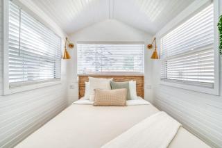 Stay Portland Collection - Teal & Terrazzo Bright Portland Tiny Home - Portland - 7