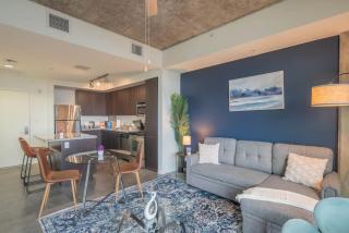 Chic 1BD - Central Downtown - Gym, Pool, Parking - Phoenix - 9