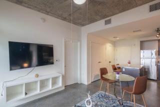 Chic 1BD - Central Downtown - Gym, Pool, Parking - Phoenix - 6