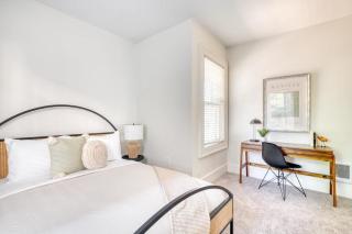 Stay Portland Collection - La Casa Burnside - Local Eateries, Shops, and Bars - Portland - 2