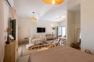 Latoma Mediterranean House - 3